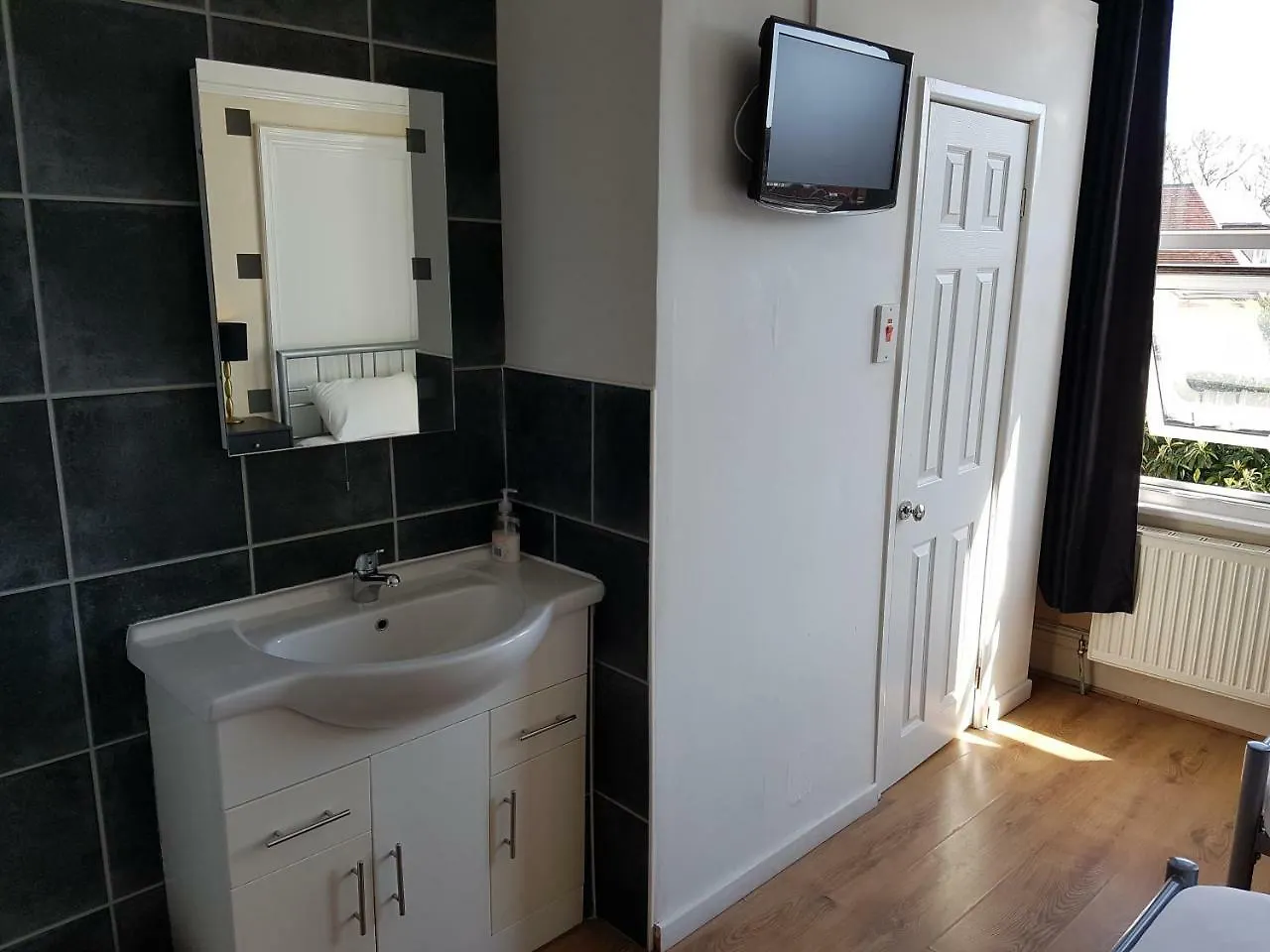 Boscombe Reef Hotel Bournemouth Guest house